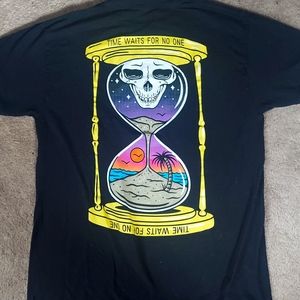 RETROFIT Brand Mfg. SIZE M tshirt